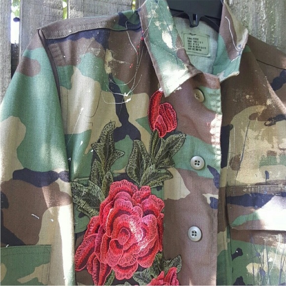 Custom Designed Camouflage Jacket Red Roses S - Picture 8 of 8